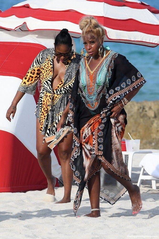 Mary J Blige On Beach Bikini Photos The Fappening Plus Hot Sex Picture