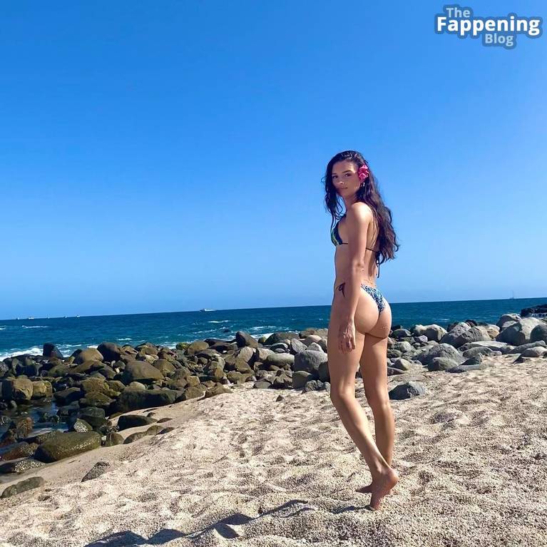 Aitana Rinab Sexy Topless 5