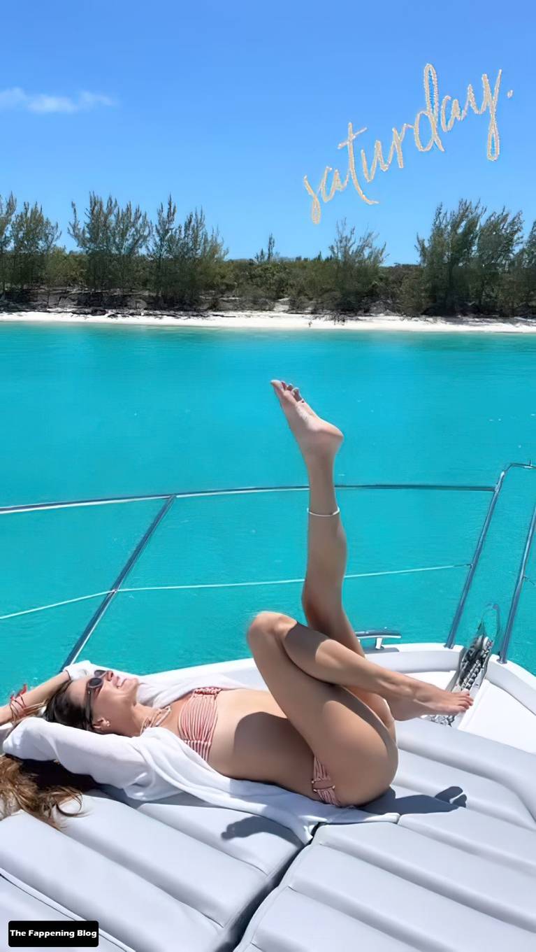 Alessandra Ambrosio Nude Sexy 1