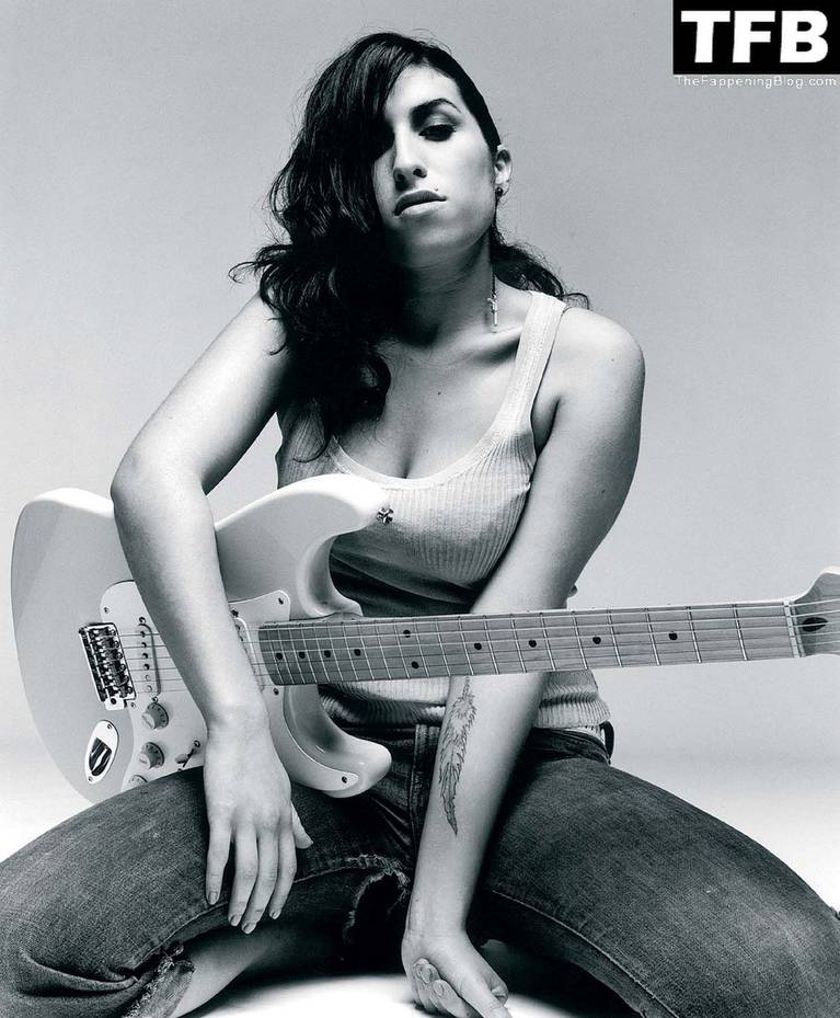 Amy Winehouse Naked Sexy Photos The Fappening Plus