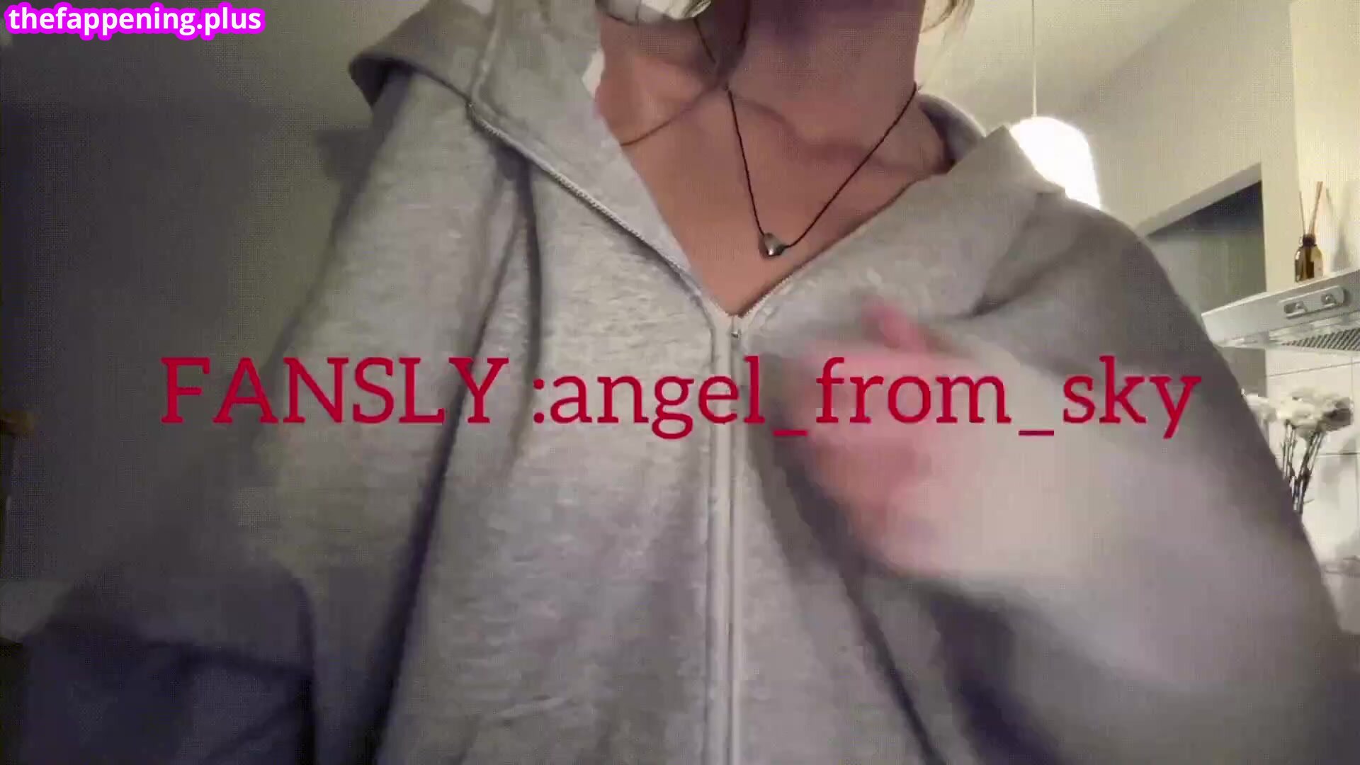 Angel_from_sky