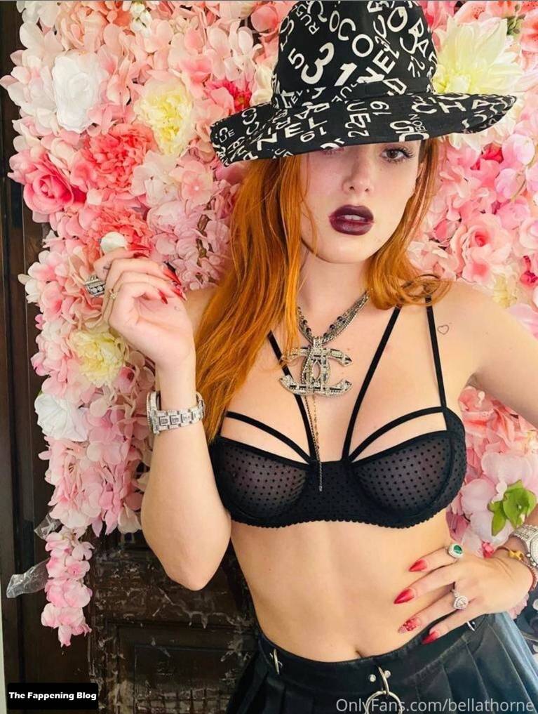 Bella Thorne Nude Sexy 114