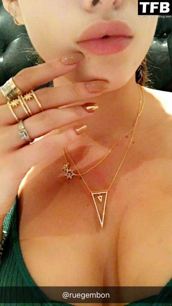 Bella Thorne Naked Sexy Leaks The Fappening 130
