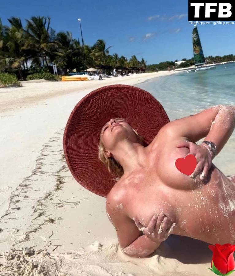 Britney Spears Nude on Beach 3