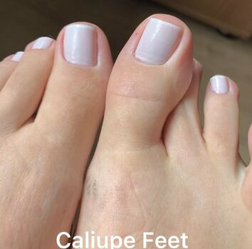 Caliupe_feet