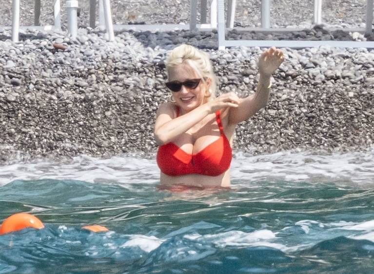 Caroline Vreeland on Beach Bikini 28