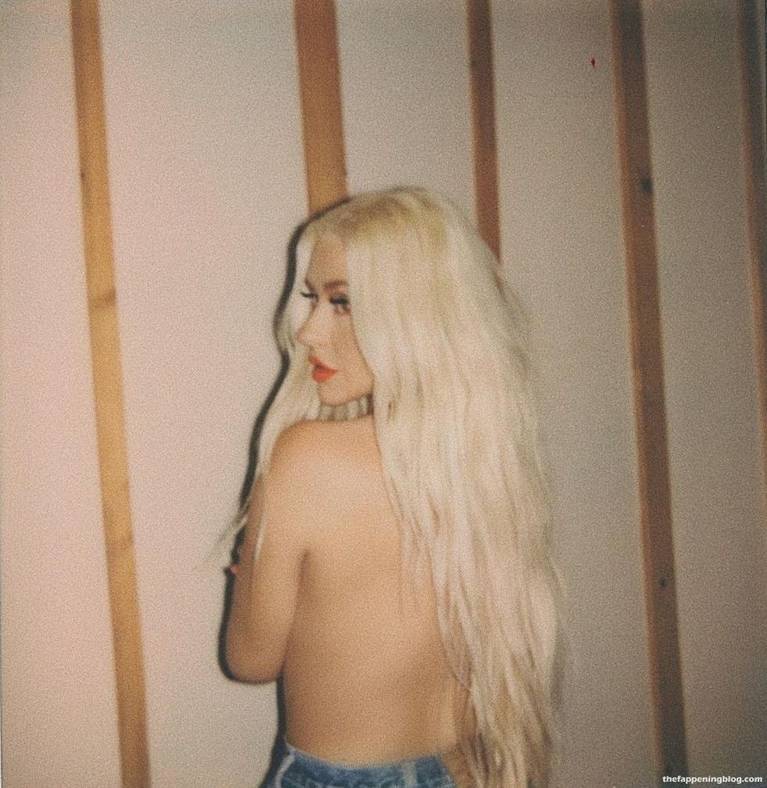 Christina Aguilera Topless 1