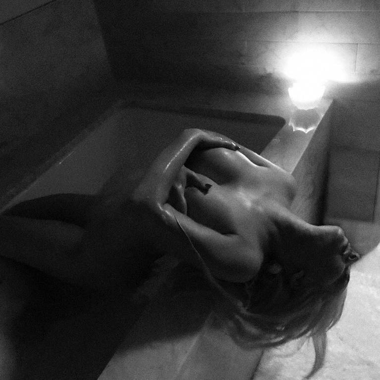 Christina Aguilera Nude Sexy Topless Leaks 7