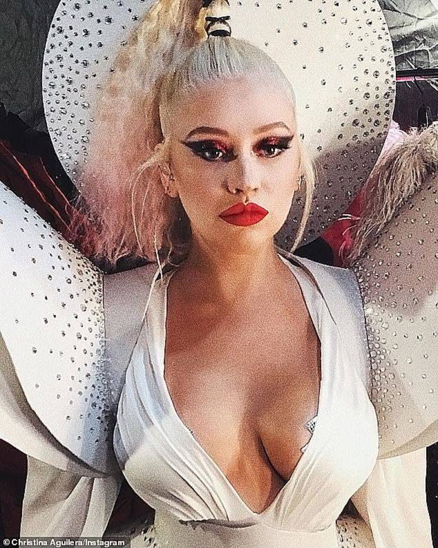 Christina Aguilera Nude Sexy Topless Leaks 26