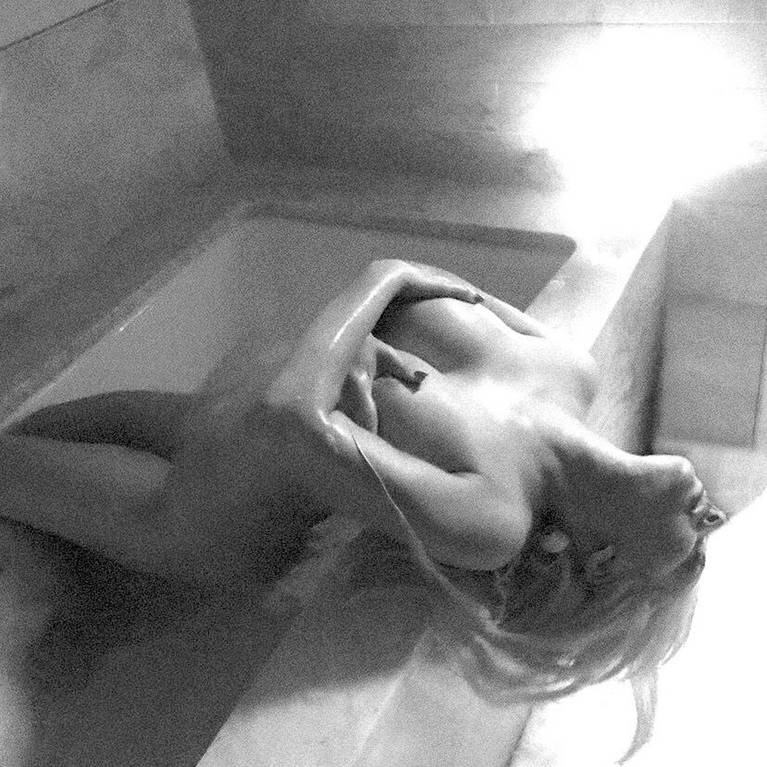 Christina Aguilera Nude Sexy Topless Leaks 37