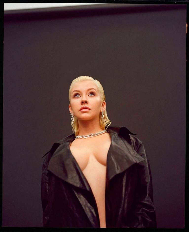 Christina Aguilera Nude Sexy Topless Leaks 39