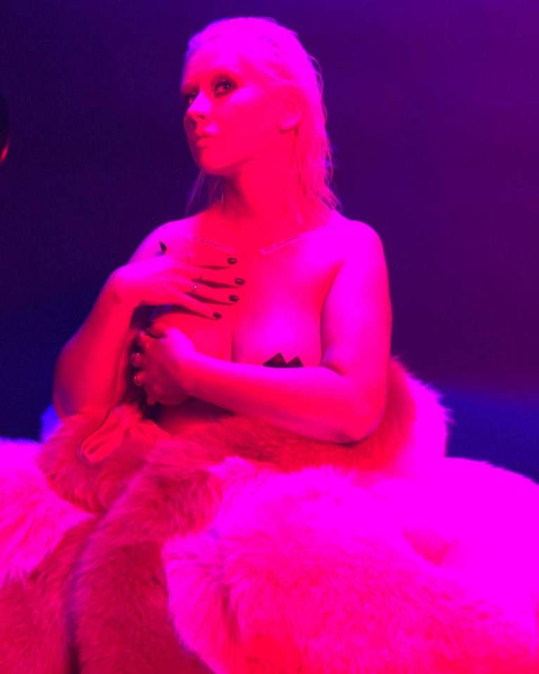 Christina Aguilera Nude Sexy Topless Leaks 49