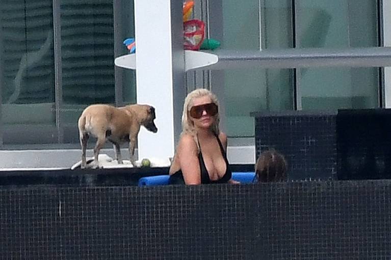 Christina Aguilera Nude Sexy Topless Leaks 103