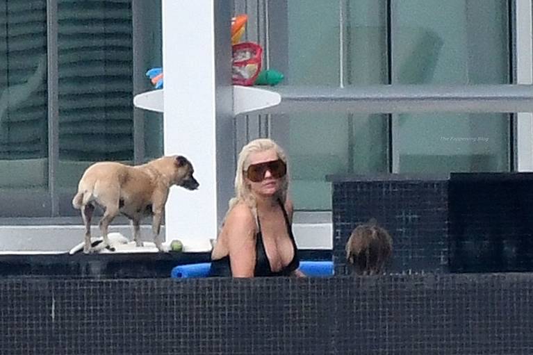 Christina Aguilera Nude Sexy Topless Leaks 104