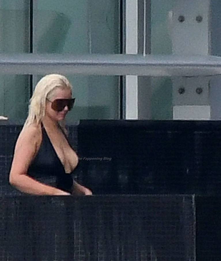 Christina Aguilera Nude Sexy Topless Leaks 113