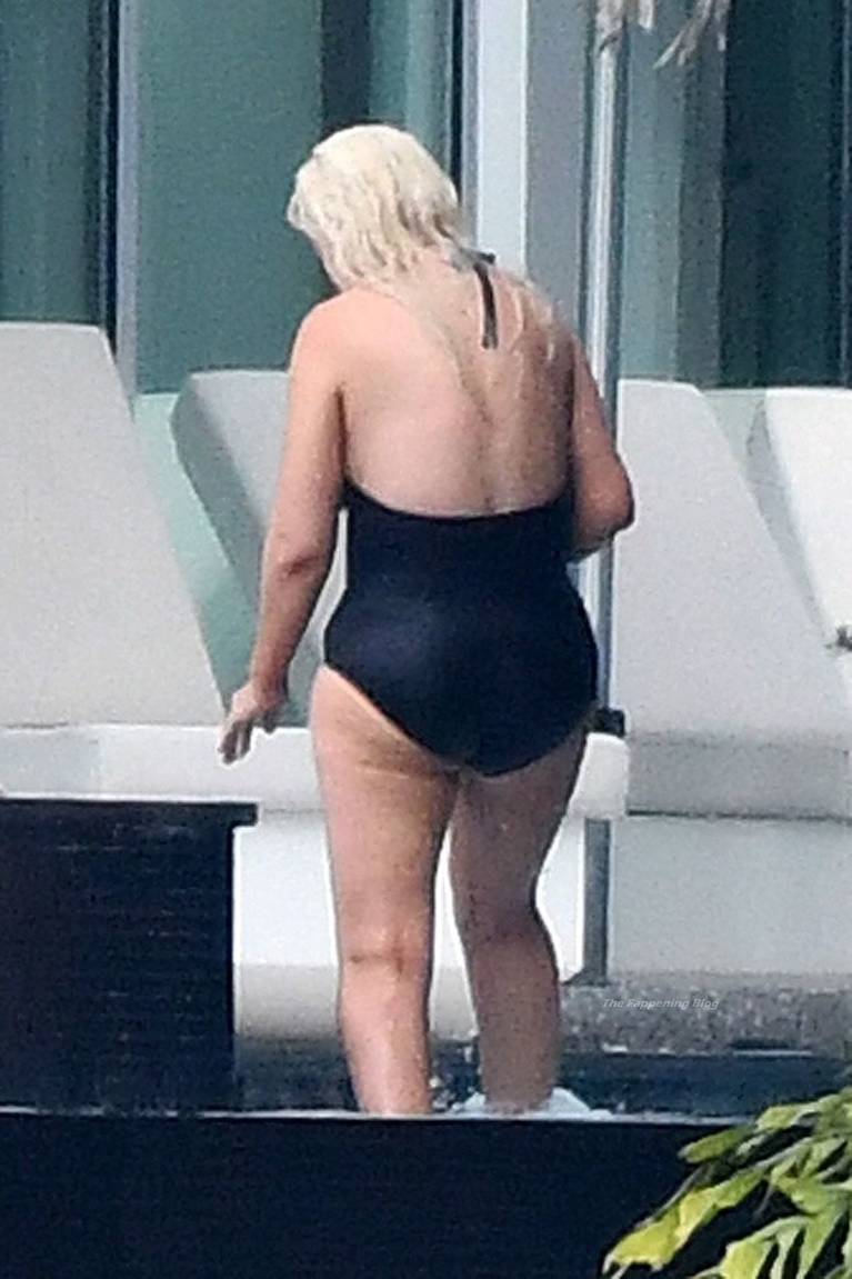 Christina Aguilera Nude Sexy Topless Leaks 130