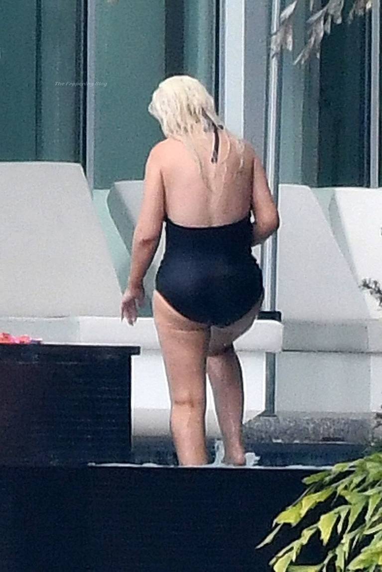 Christina Aguilera Nude Sexy Topless Leaks 132