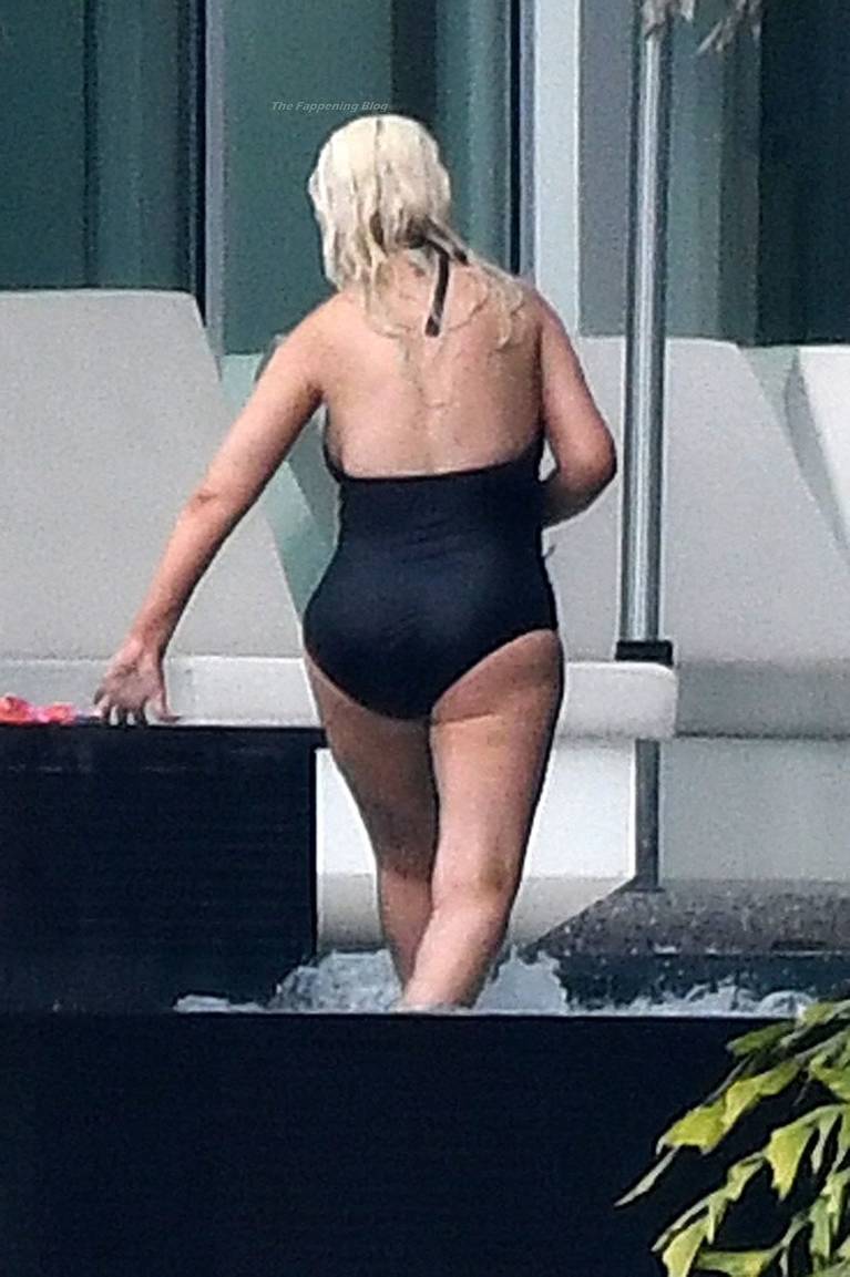 Christina Aguilera Nude Sexy Topless Leaks 133