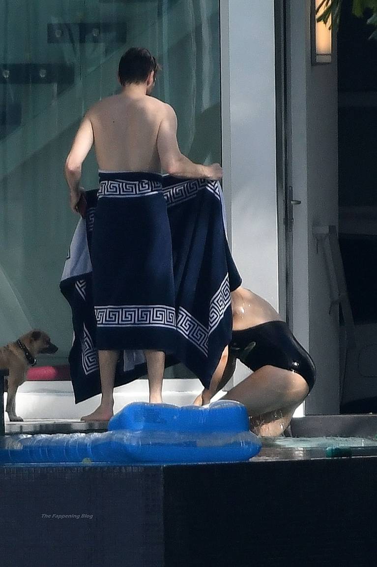 Christina Aguilera Nude Sexy Topless Leaks 149