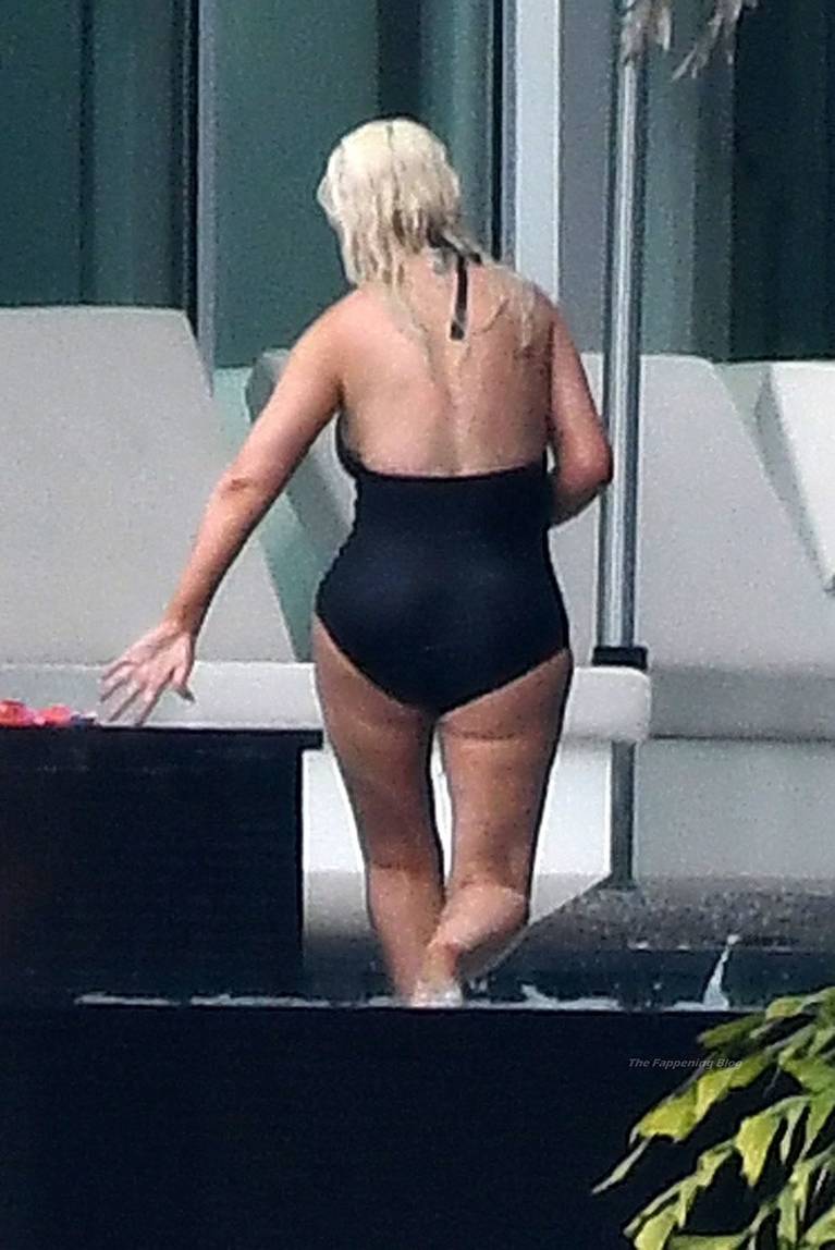 Christina Aguilera Nude Sexy Topless Leaks 155