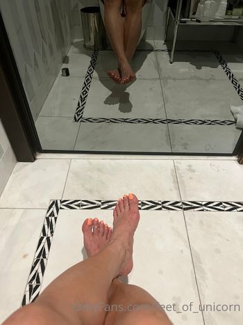 feet_of_unicorn