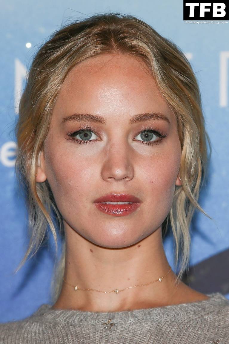 Jennifer Lawrence Nude Sexy Leaked Fappening 30