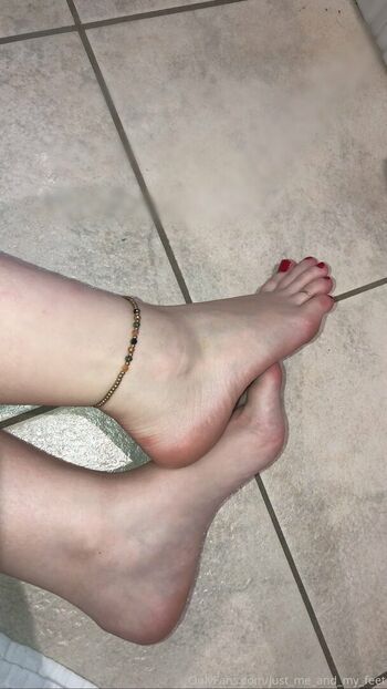 just_me_and_my_feet