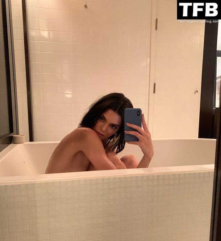 Kendall Jenner Nude Sexy 87