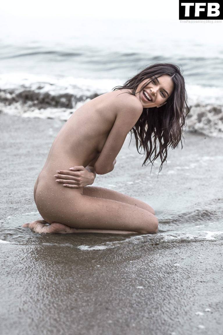 Kendall Jenner Nude Sexy 73