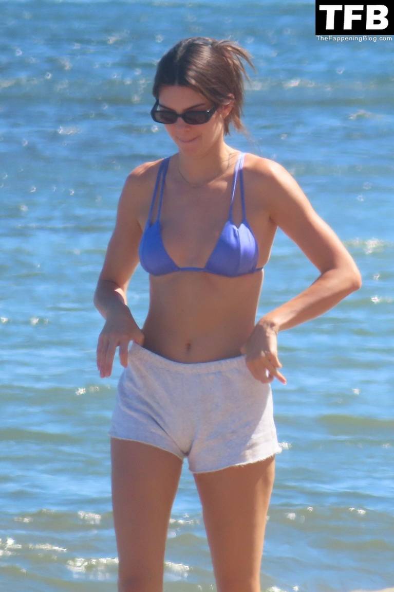 Kendall Jenner Bikini 29
