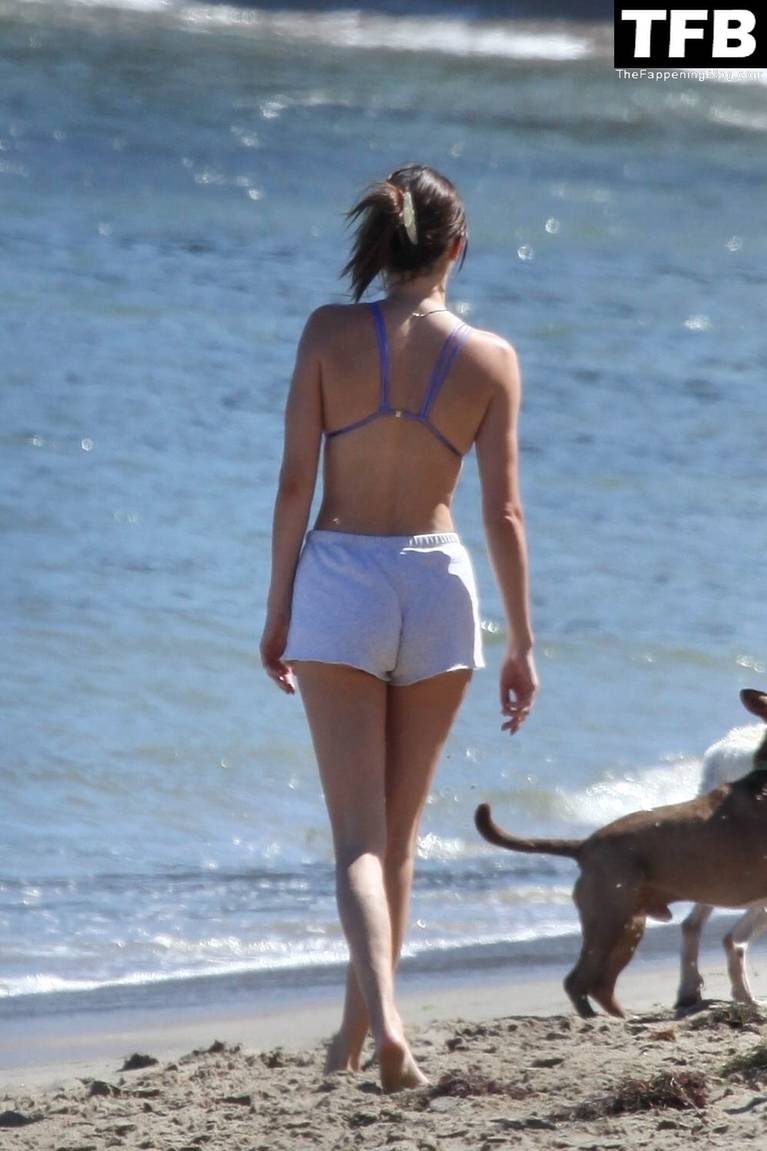 Kendall Jenner Bikini 87