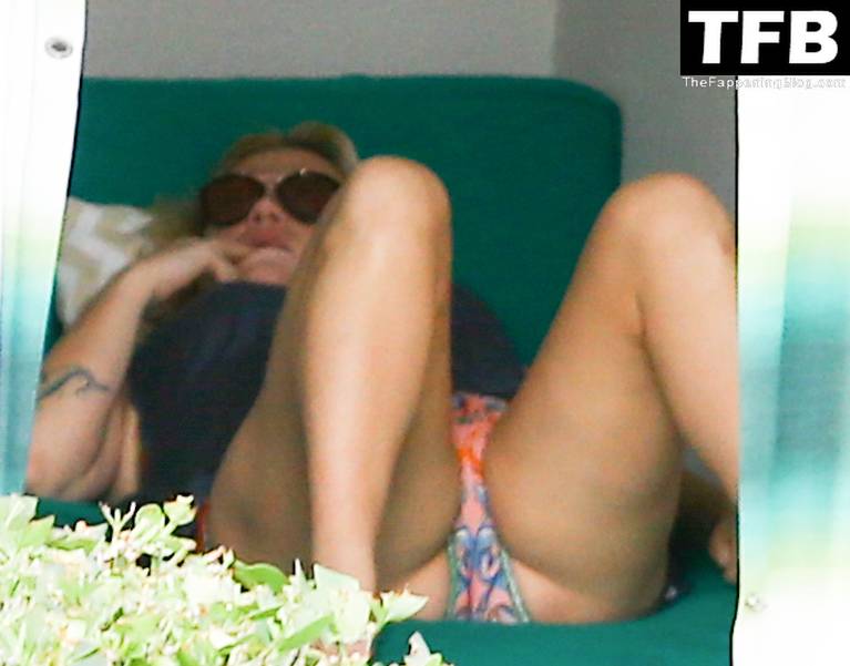 Kesha Naked Sexy 57