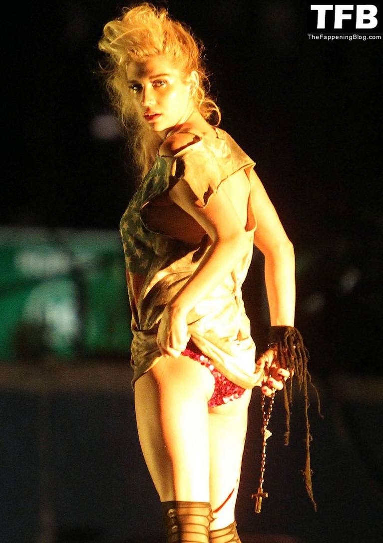 Kesha Naked Sexy 65