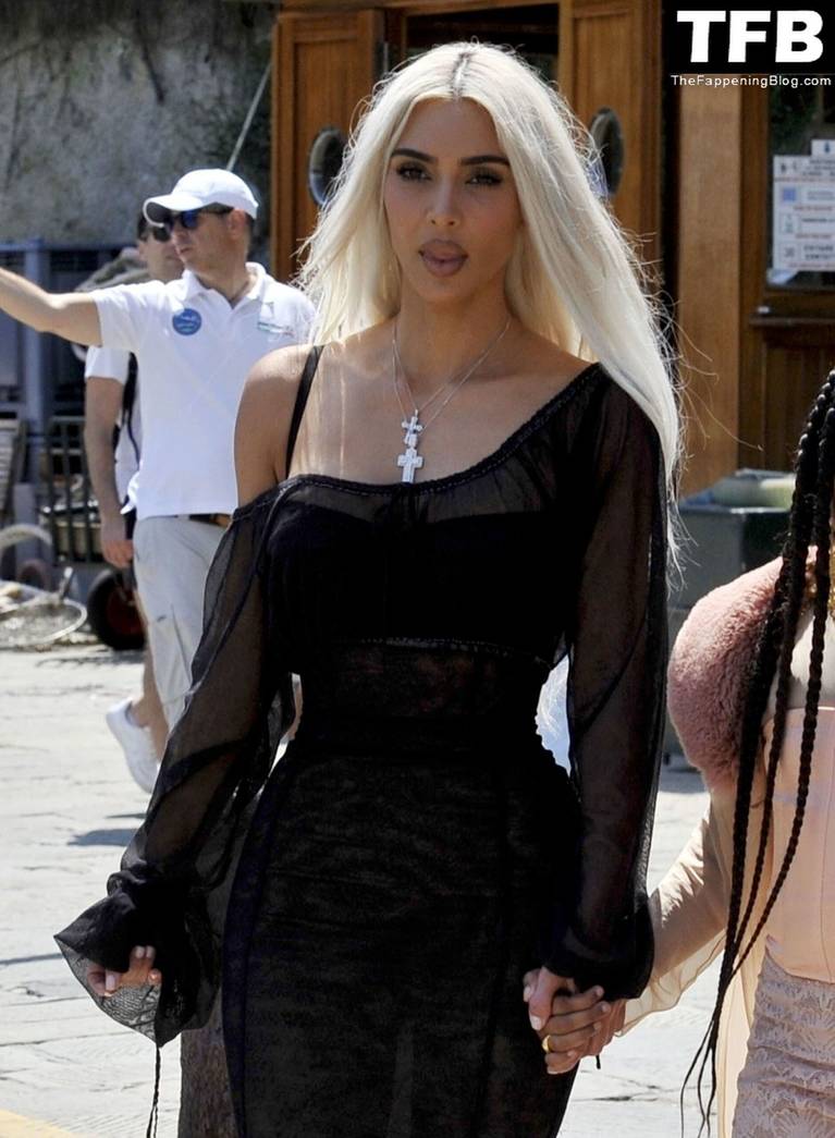Kim Kardashian Sexy 7