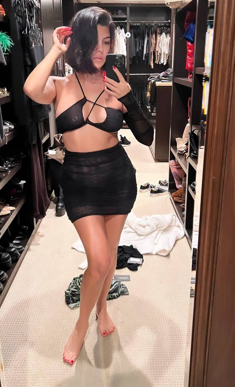 Kourtney Kardashian Tits 1