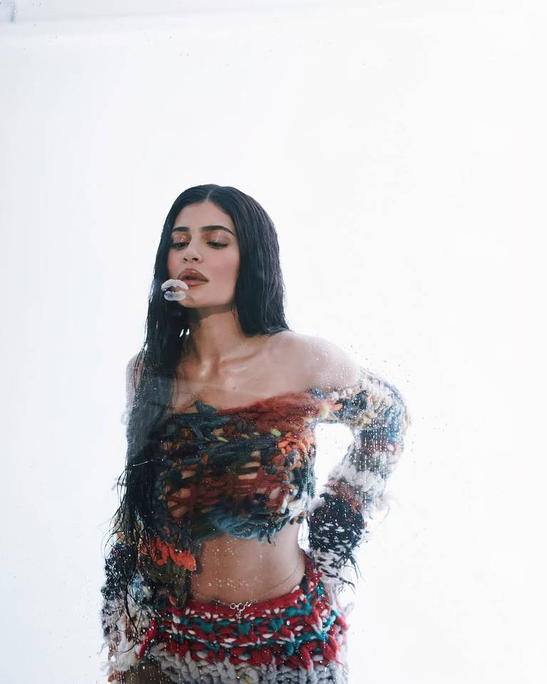 Kylie Jenner Sexy 13