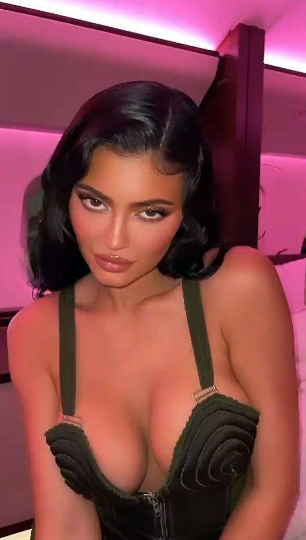 Kylie Jenner Sexy 6