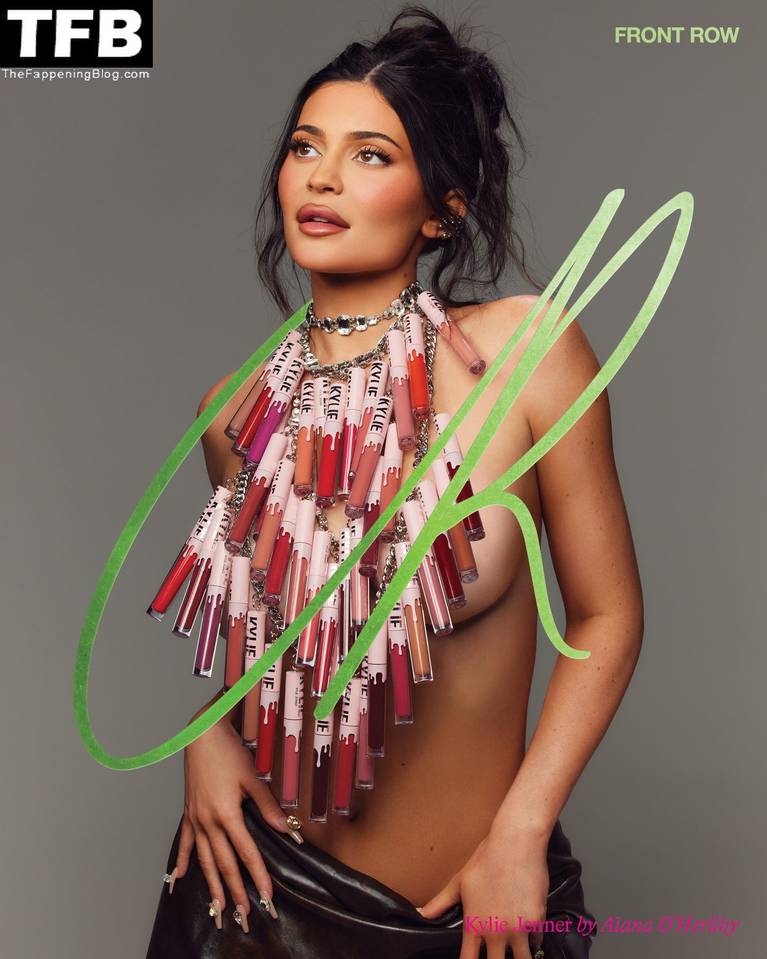 Kylie Jenner Sexy Topless 20