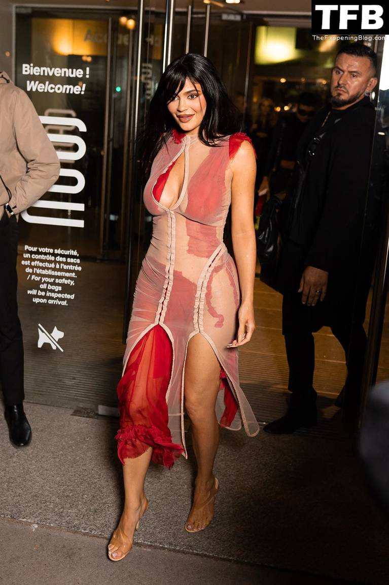 Kylie Jenner Sexy 1