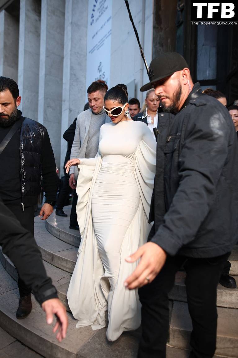 Kylie Jenner Dress 1