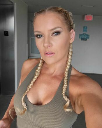 Lacey Evans