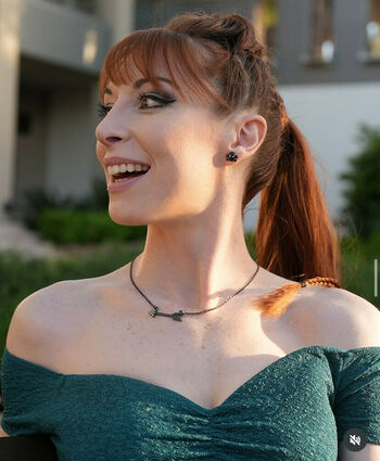 Lisa Foiles