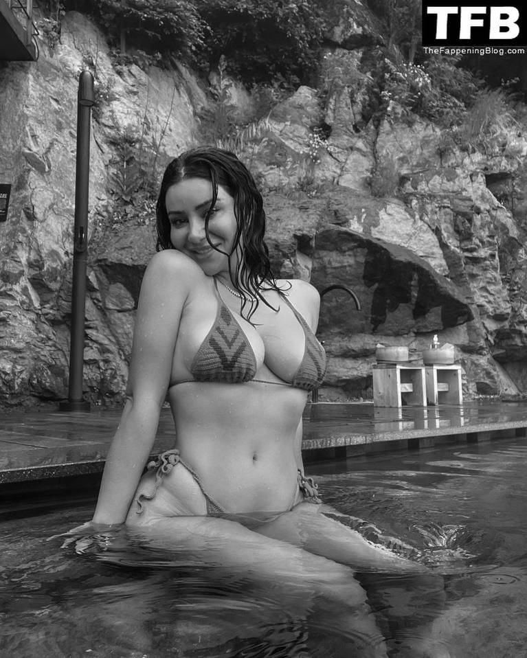 Martha Kalifatidis Topless 25
