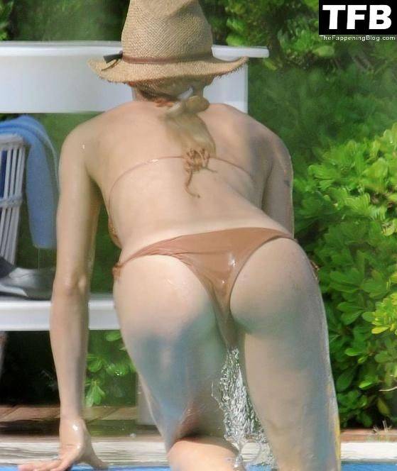 Michelle Hunziker Nude Sexy 137
