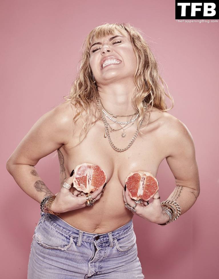 Miley Cyrus Naked Sexy 7