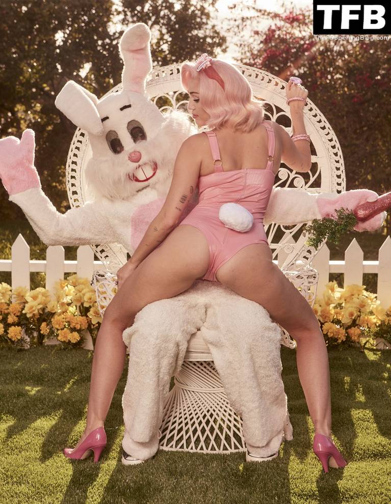 Miley Cyrus Naked Sexy 48