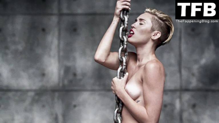 Miley Cyrus Naked 12