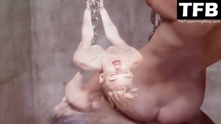 Miley Cyrus Naked 16