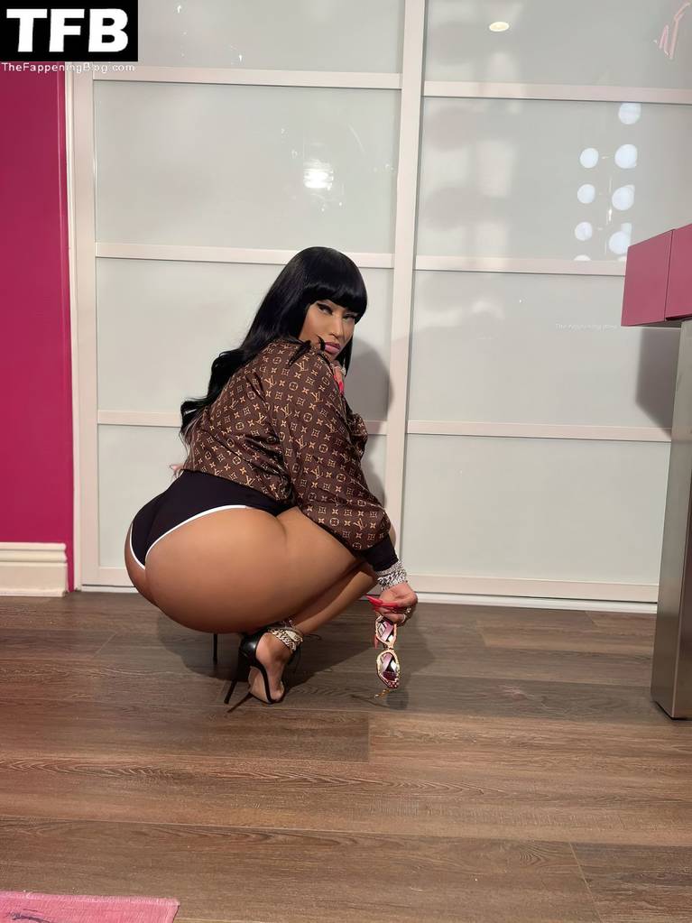 Nicki Minaj Naked Sexy 8