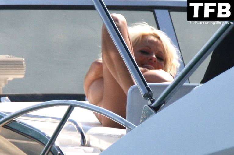 Pamela Anderson Topless Bikini 56